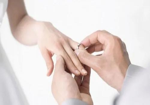 离婚案件中财产怎么分割出来